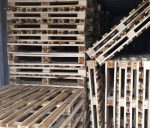 Pallet gỗ lưu kho